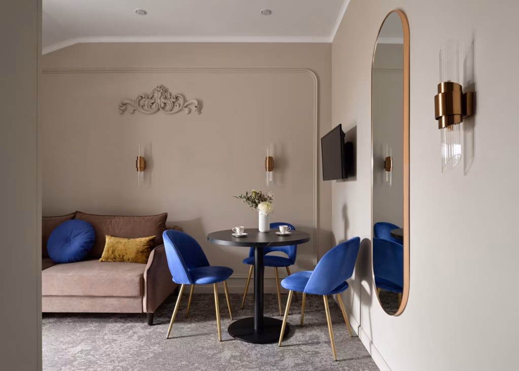 ACADEMIA Особняк SHUVALOFF